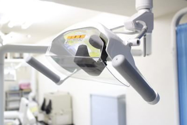 治療時に使用する照明です。